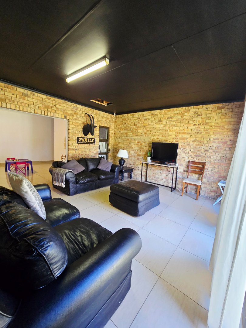 2 Bedroom Property for Sale in Adamayview North West